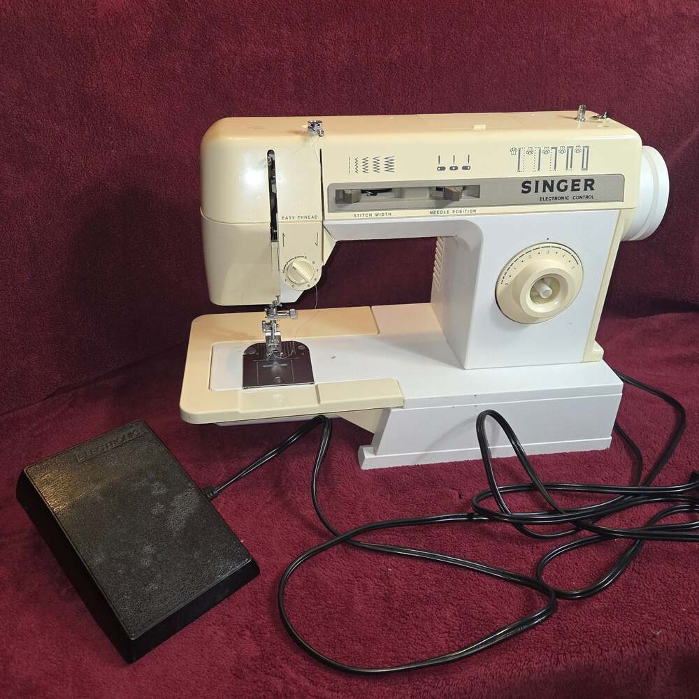Singer Merritt 2502C Electronic Control Sewing Machine with Foot Pedal